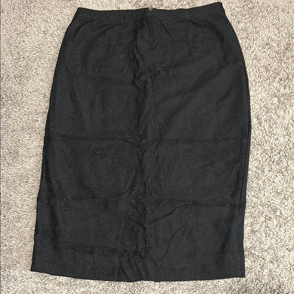 Lace black pencil skirt. Size 0. The limited brand. Zip up back with bottom slit
